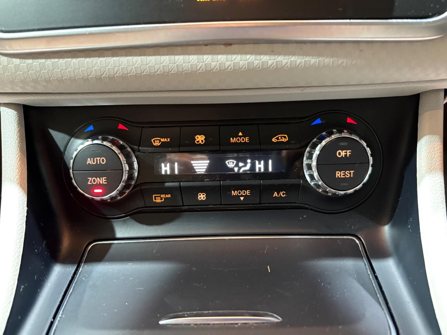 Used Mercedes-Benz A-Class 2018 for sale - 76592430: Photo 20