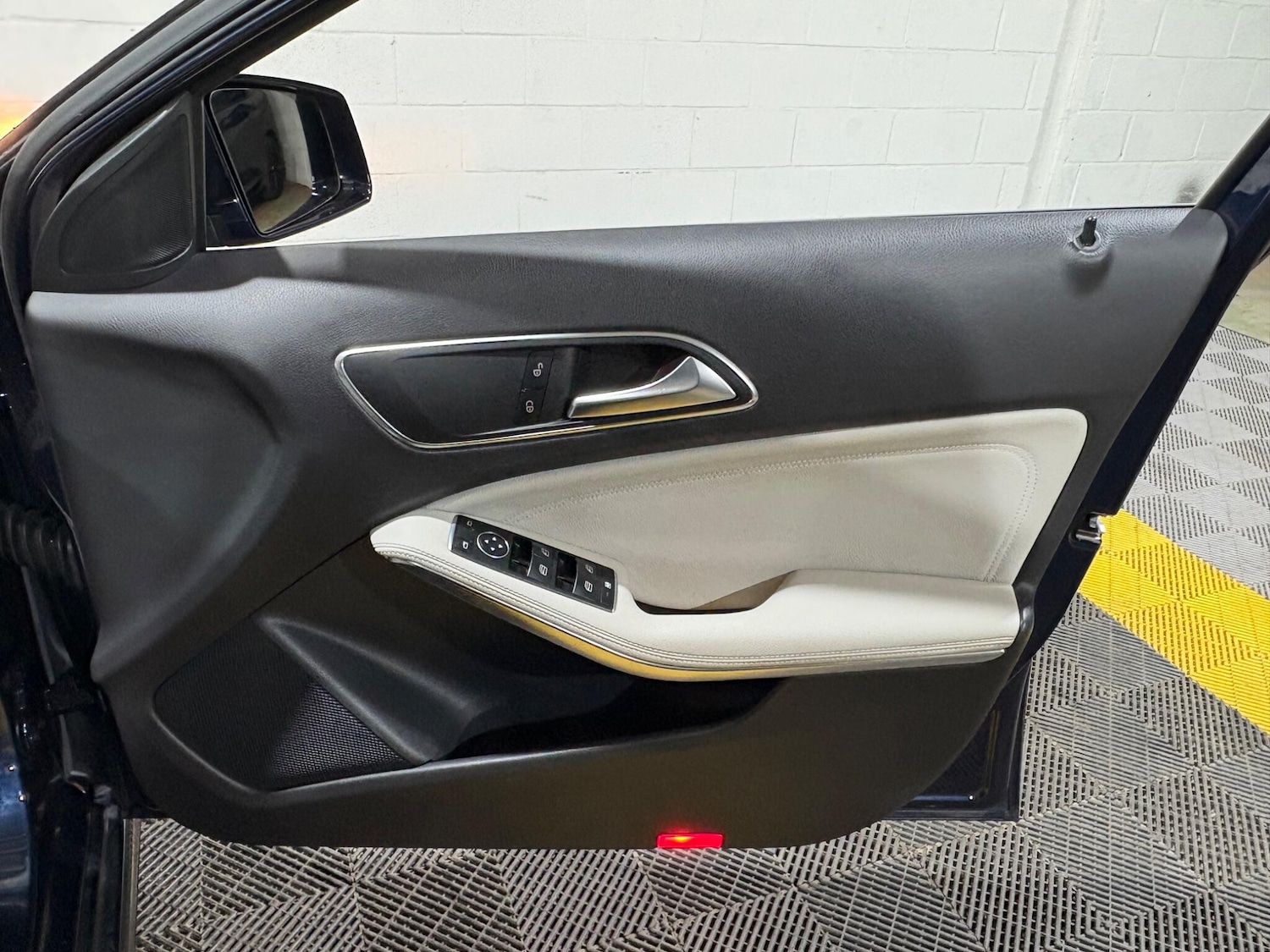 Used Mercedes-Benz A-Class 2018 for sale - 76592430: Photo 47