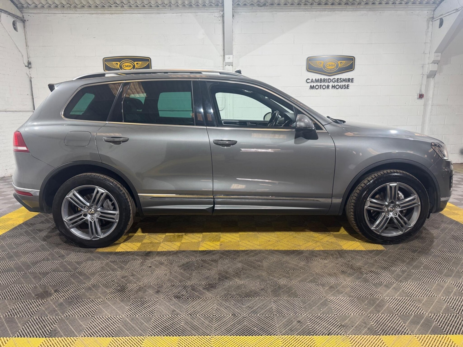 Used Volkswagen Touareg for sale - 78135569: Photo 15