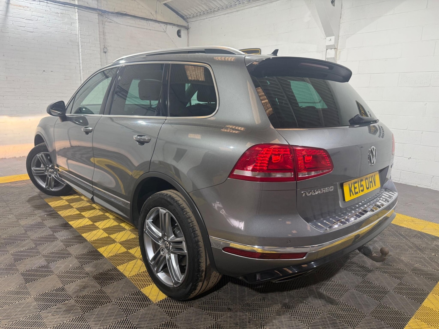 Used Volkswagen Touareg for sale - 78135569: Photo 2
