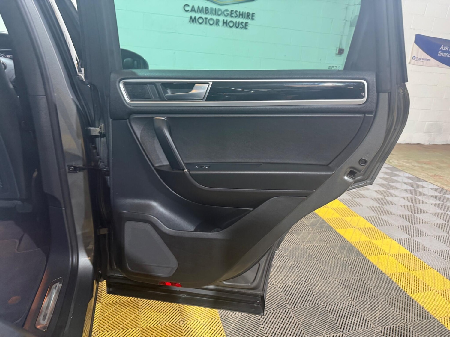 Used Volkswagen Touareg for sale - 78135569: Photo 46