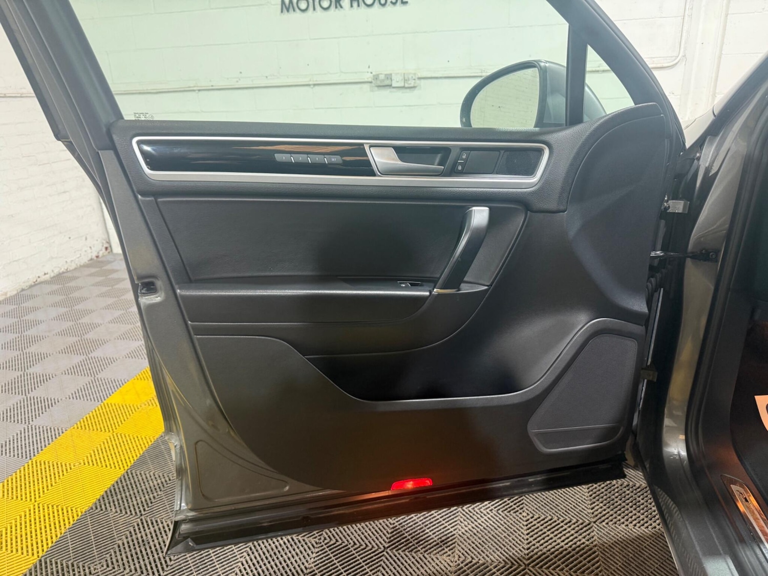 Used Volkswagen Touareg for sale - 78135569: Photo 57