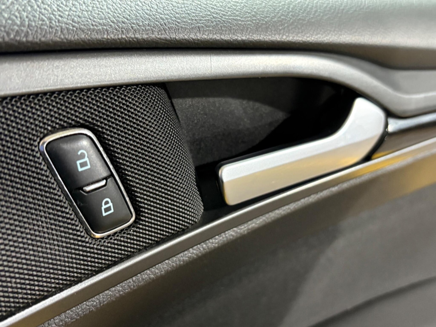 Used Ford Mondeo 2017 for sale - 77091787: Photo 78