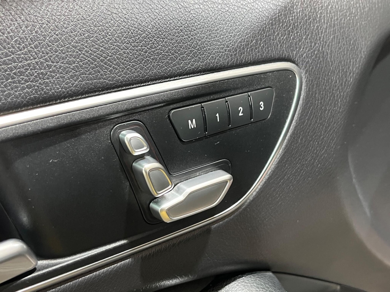 Used Mercedes-Benz A-Class 2016 for sale - 76337244: Photo 35