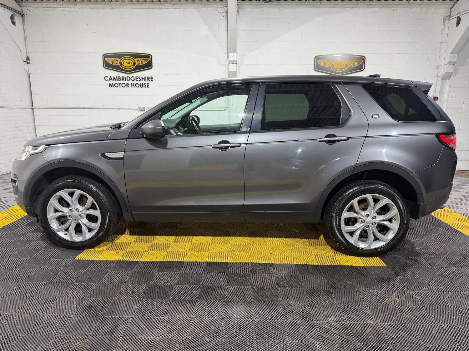 Used Land Rover Discovery Sport 2018 for sale - 74622652: Photo 13
