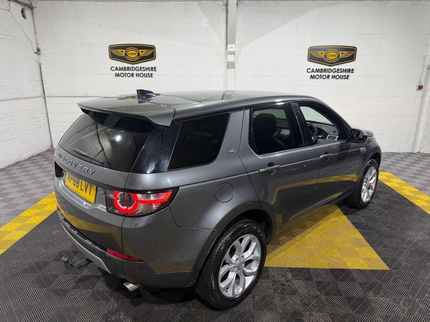 Used Land Rover Discovery Sport 2018 for sale - 74622652: Photo 19