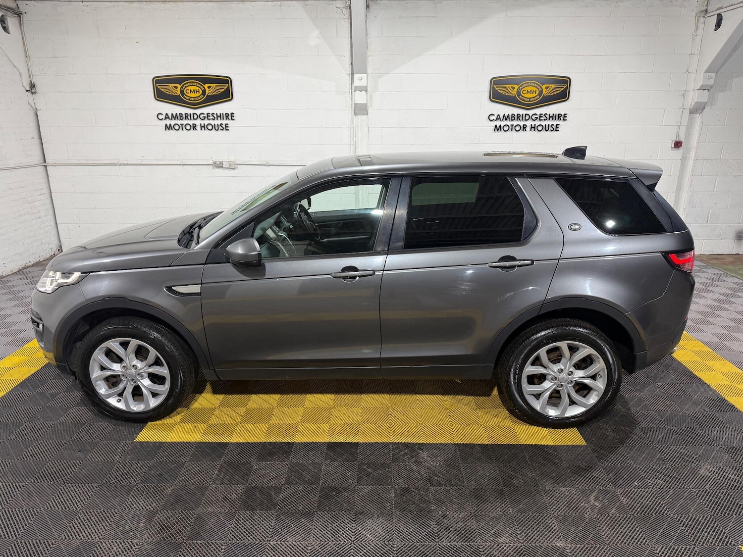 Used Land Rover Discovery Sport 2018 for sale - 74622652: Photo 26