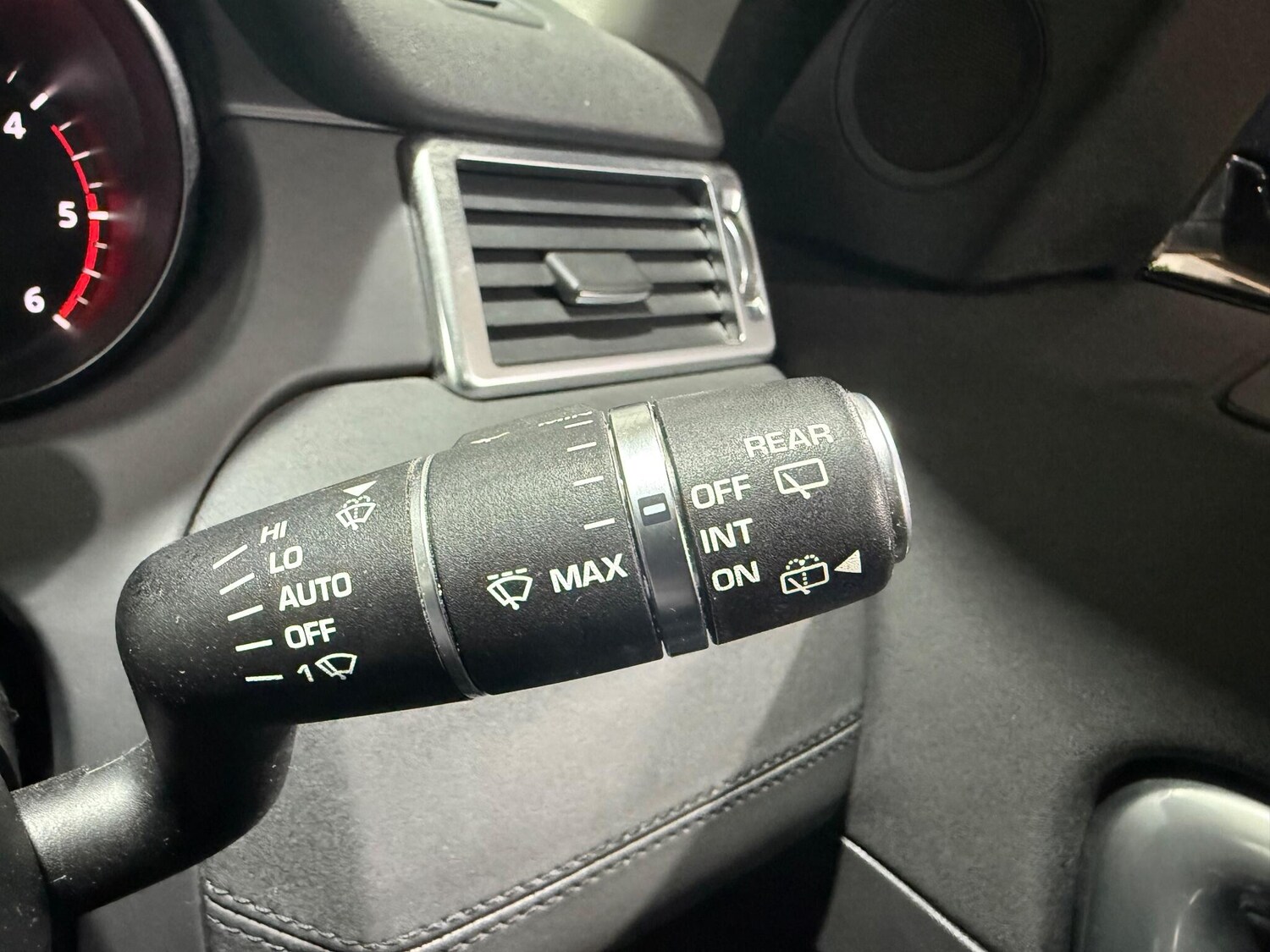 Used Land Rover Discovery Sport 2018 for sale - 74622652: Photo 32