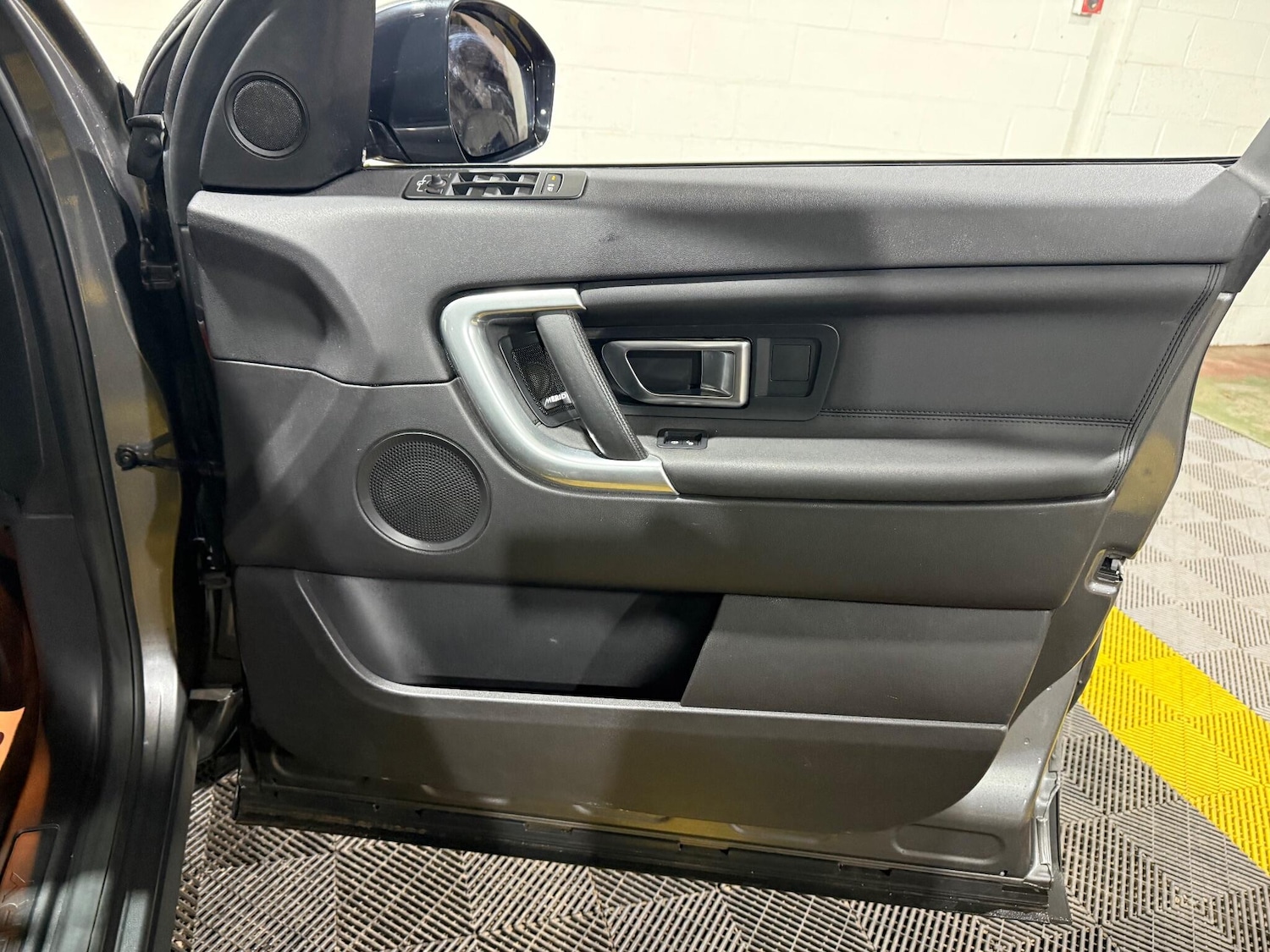 Used Land Rover Discovery Sport 2018 for sale - 74622652: Photo 40