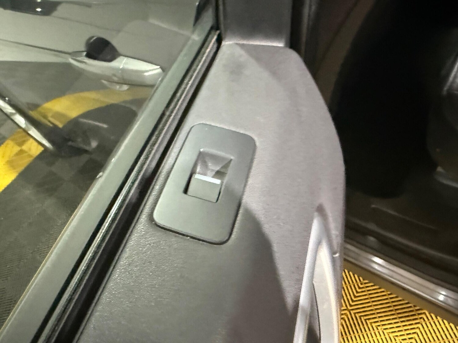 Used Land Rover Discovery Sport 2018 for sale - 74622652: Photo 54