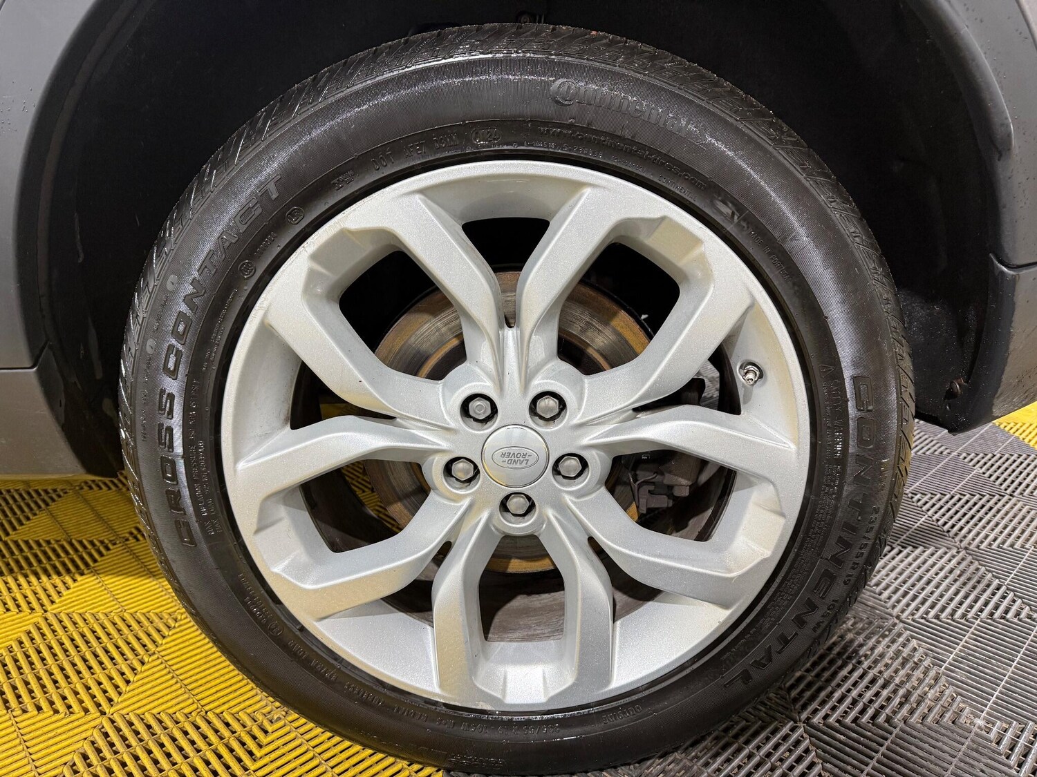 Used Land Rover Discovery Sport 2018 for sale - 74622652: Photo 65