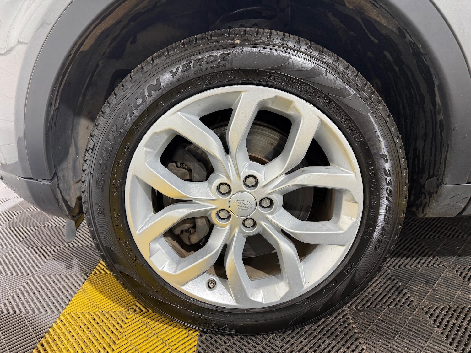 Used Land Rover Discovery Sport 2018 for sale - 74622652: Photo 67