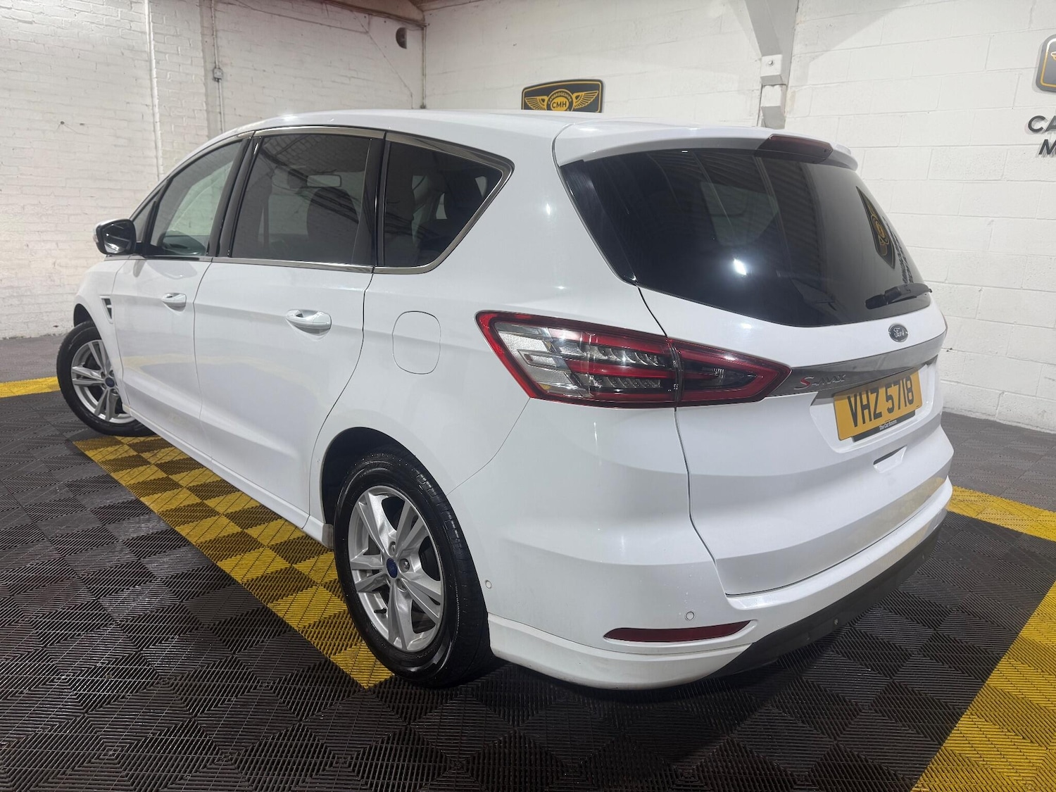 Used Ford S-Max 2017 for sale - 77468590: Photo 2