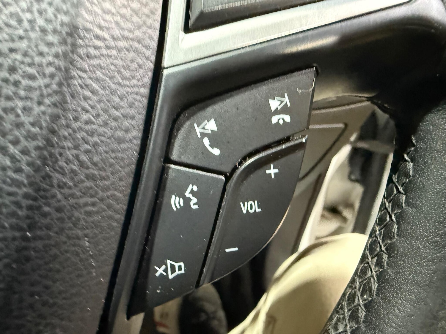 Used Ford S-Max 2017 for sale - 77468590: Photo 32