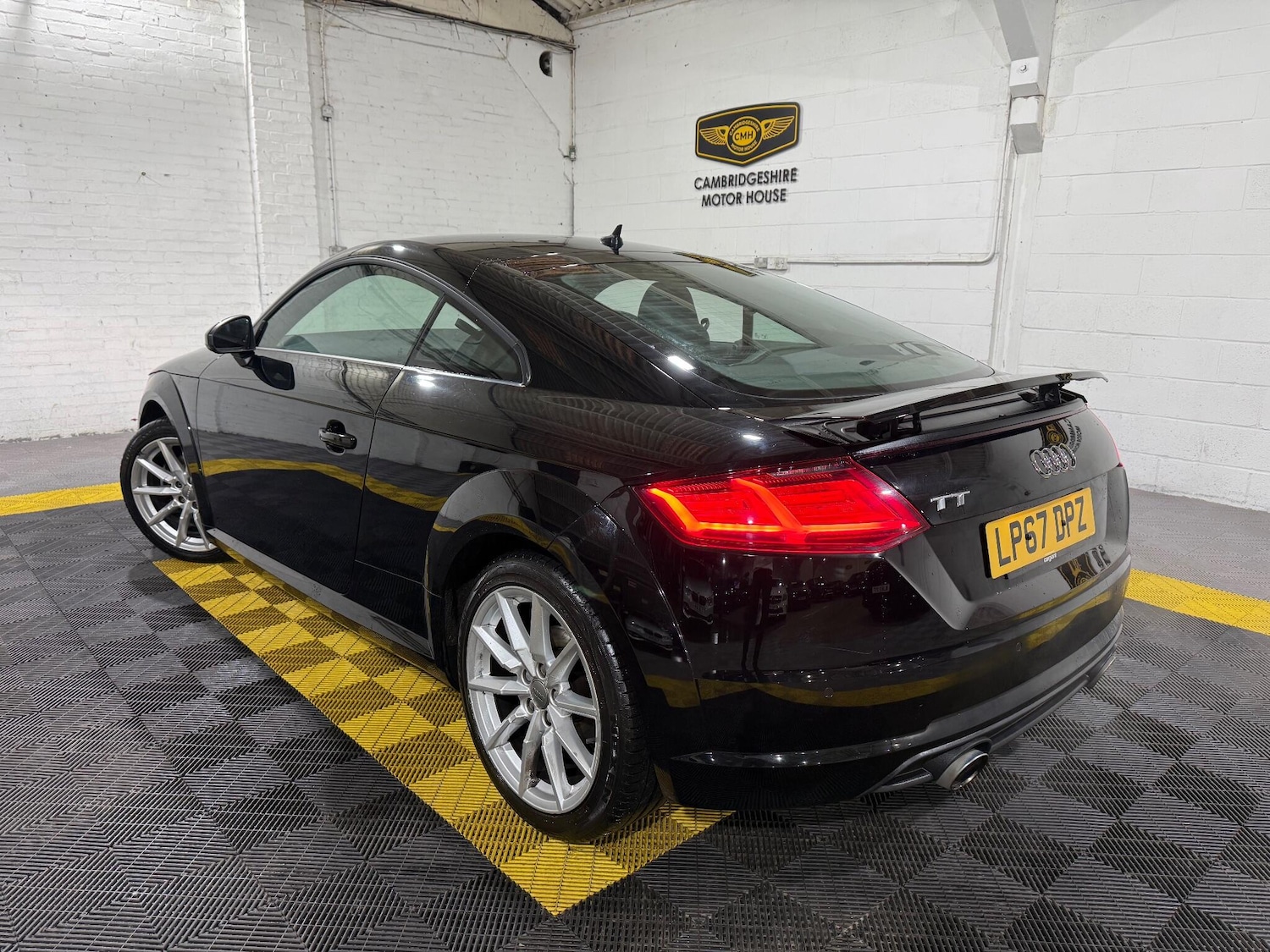 Used Audi TT 2018 for sale - 76539083: Photo 2