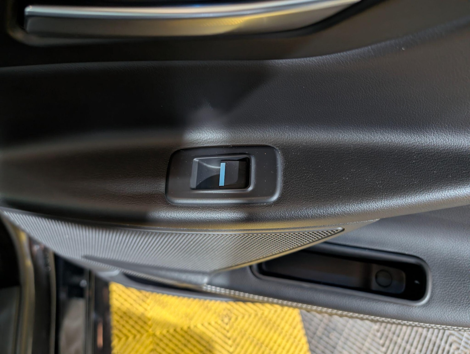 Used Jaguar XE 2017 for sale - 77768532: Photo 10