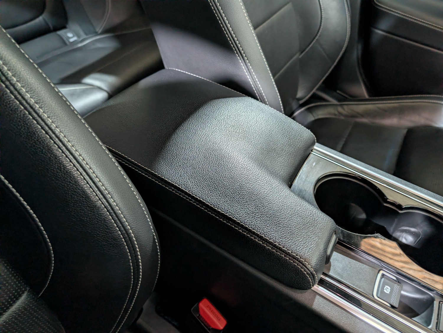 Used Jaguar XE 2017 for sale - 77768532: Photo 25