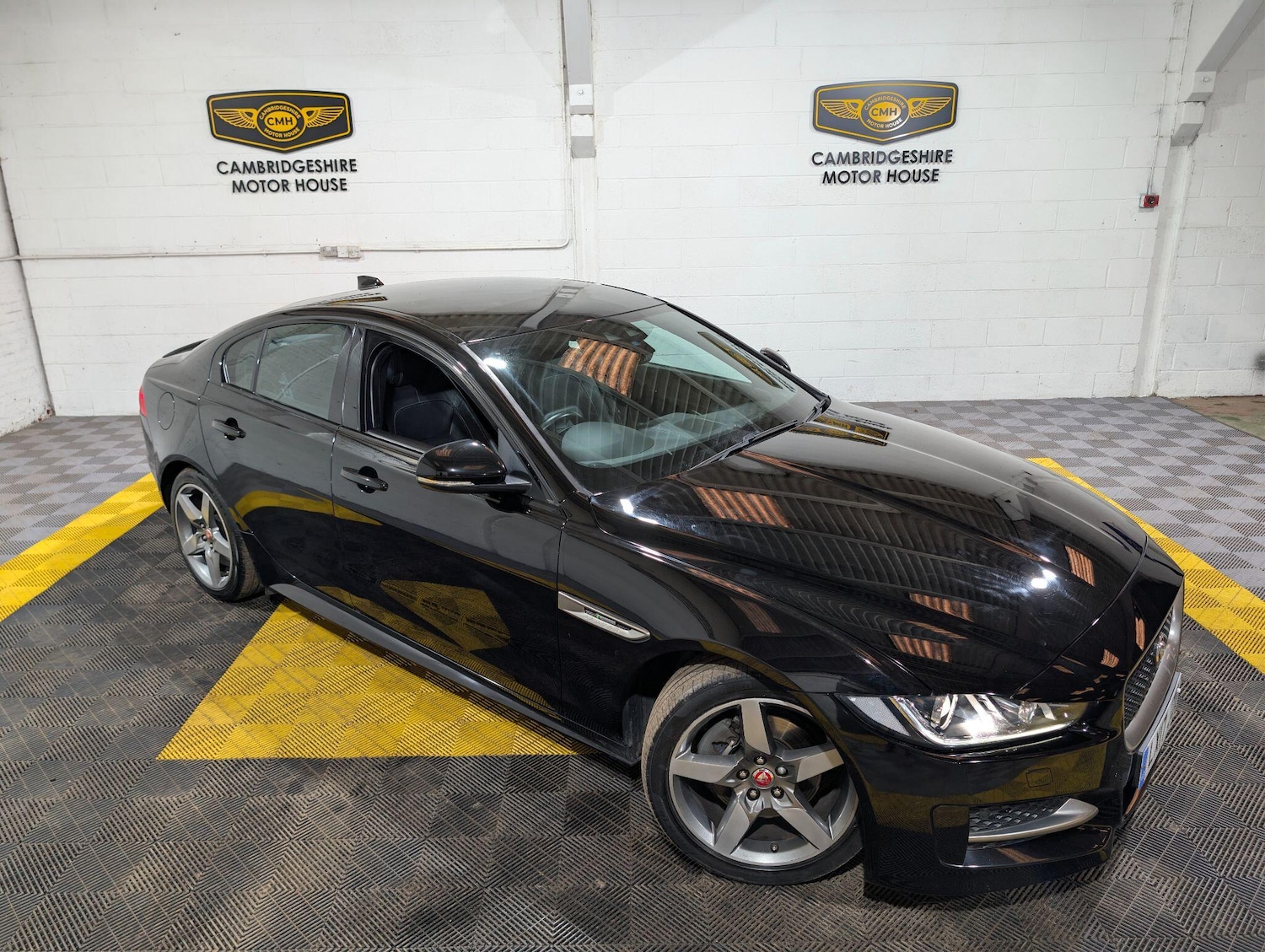 Used Jaguar XE 2017 for sale - 77768532: Photo 28