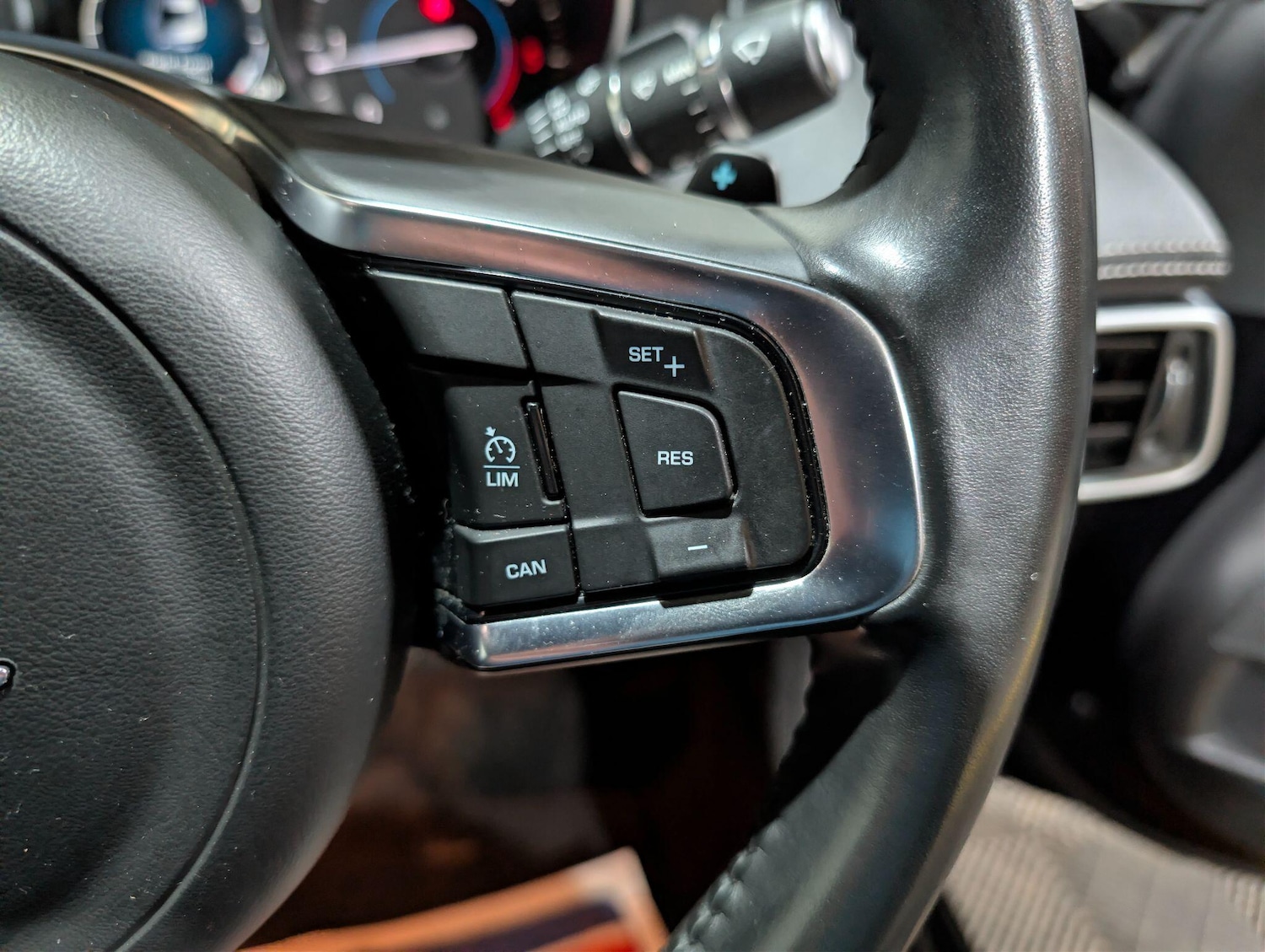 Used Jaguar XE 2017 for sale - 77768532: Photo 31