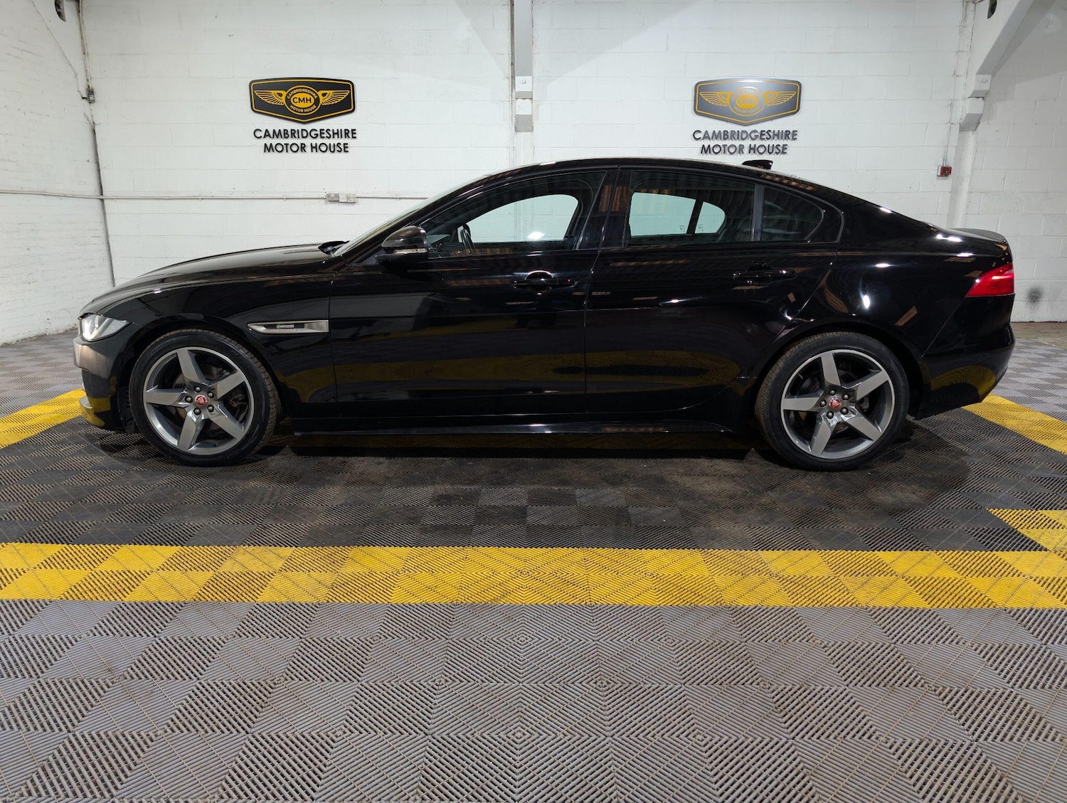 Used Jaguar XE 2017 for sale - 77768532: Photo 37