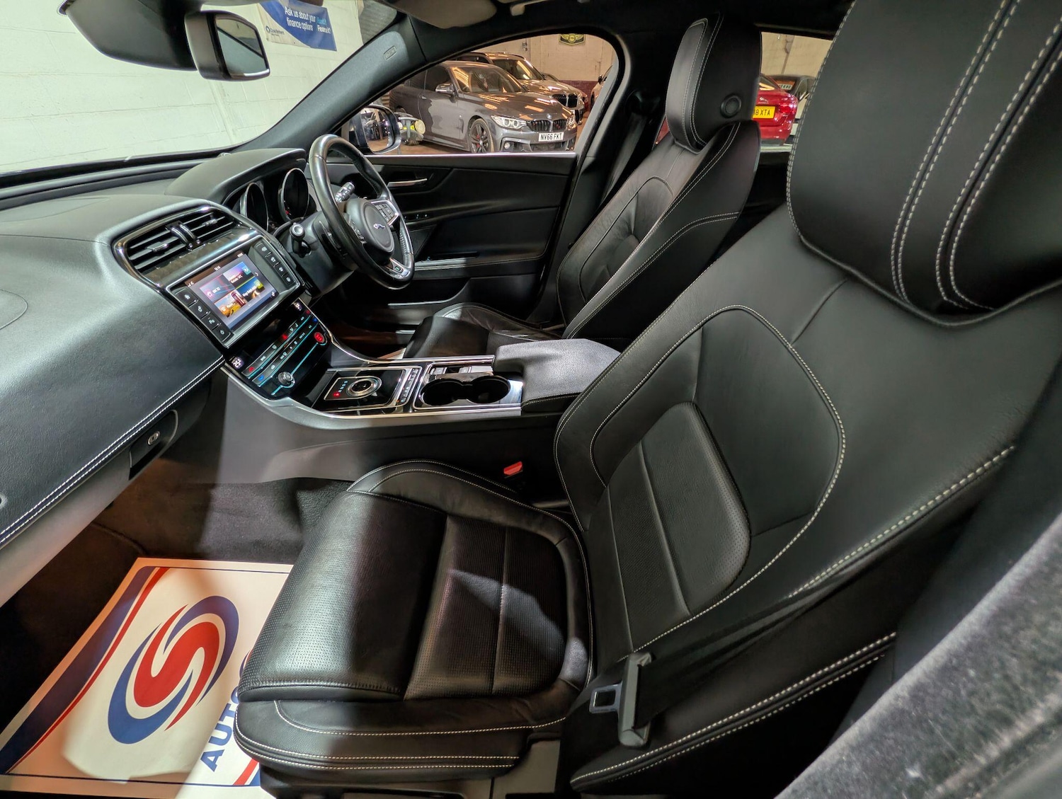 Used Jaguar XE 2017 for sale - 77768532: Photo 64