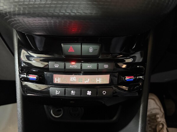 Used Peugeot 2008 2018 for sale - 76179658: Photo 19