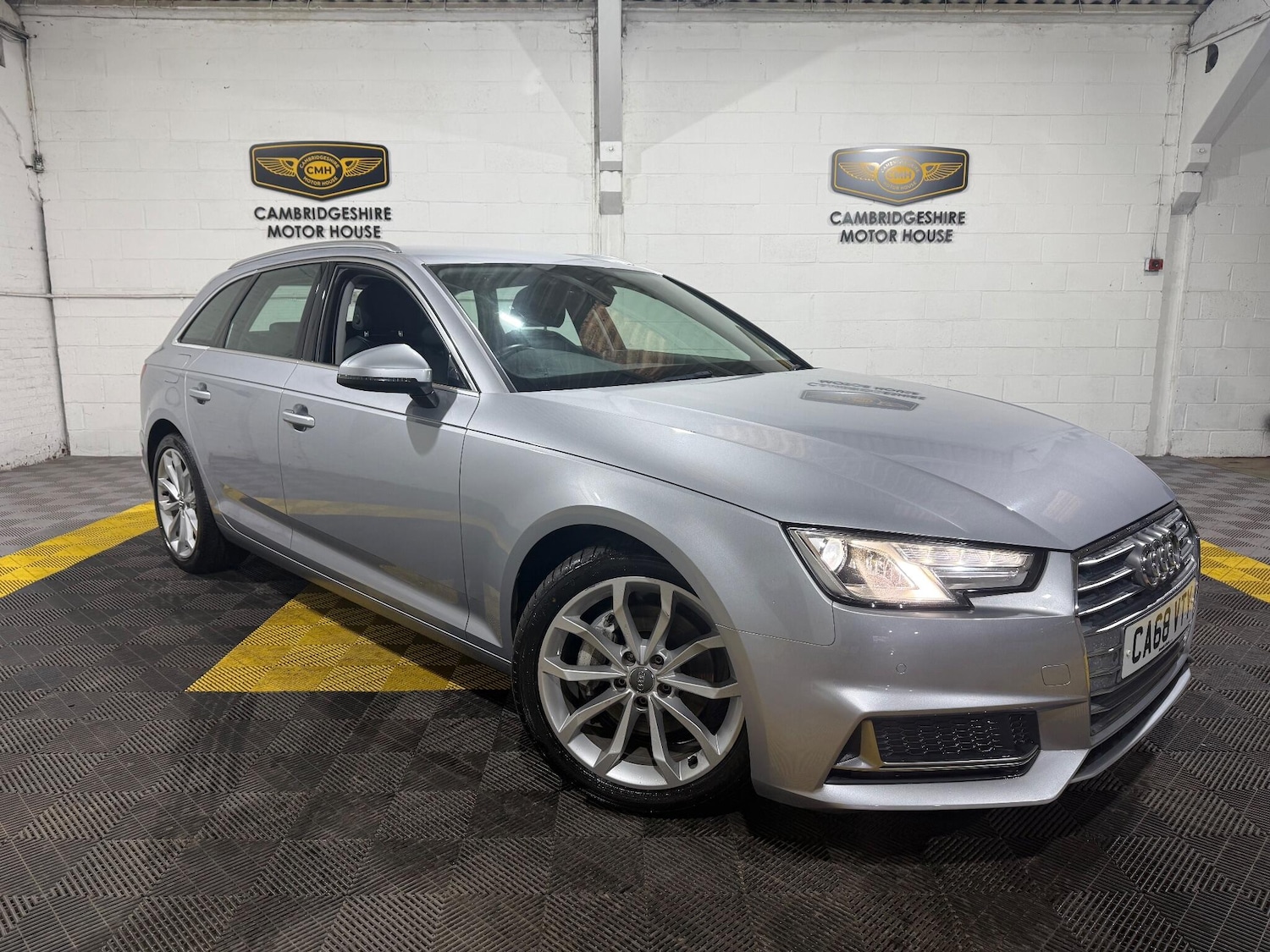 Used Audi A4 Avant 2019 for sale - 76667120: Photo 1