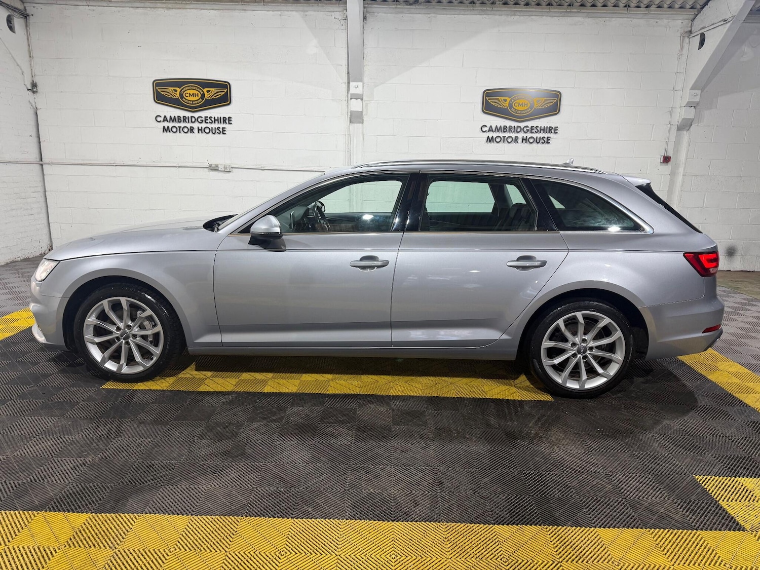 Used Audi A4 Avant 2019 for sale - 76667120: Photo 15