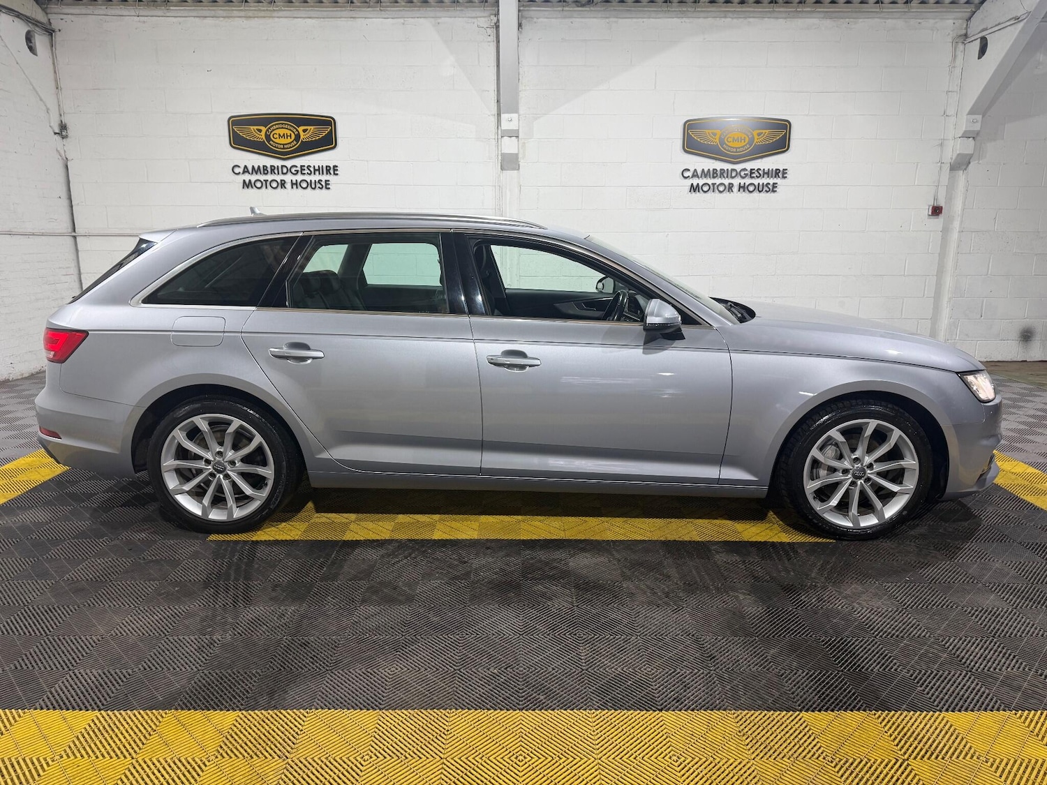 Used Audi A4 Avant 2019 for sale - 76667120: Photo 18