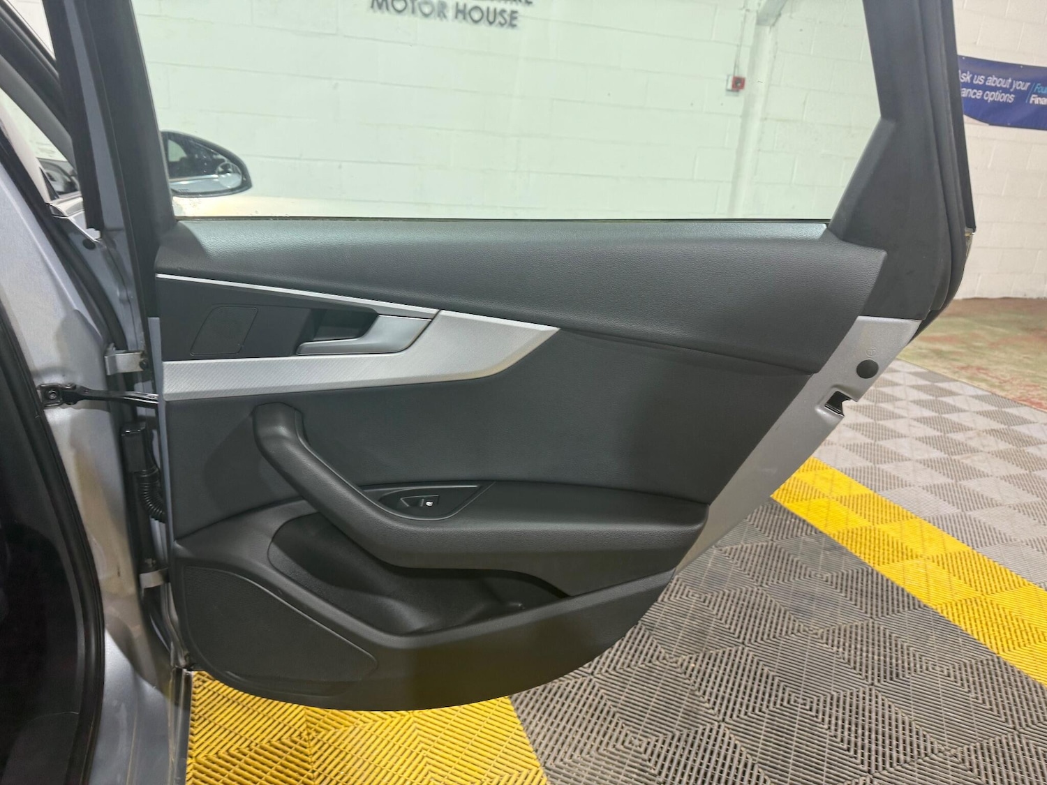 Used Audi A4 Avant 2019 for sale - 76667120: Photo 49