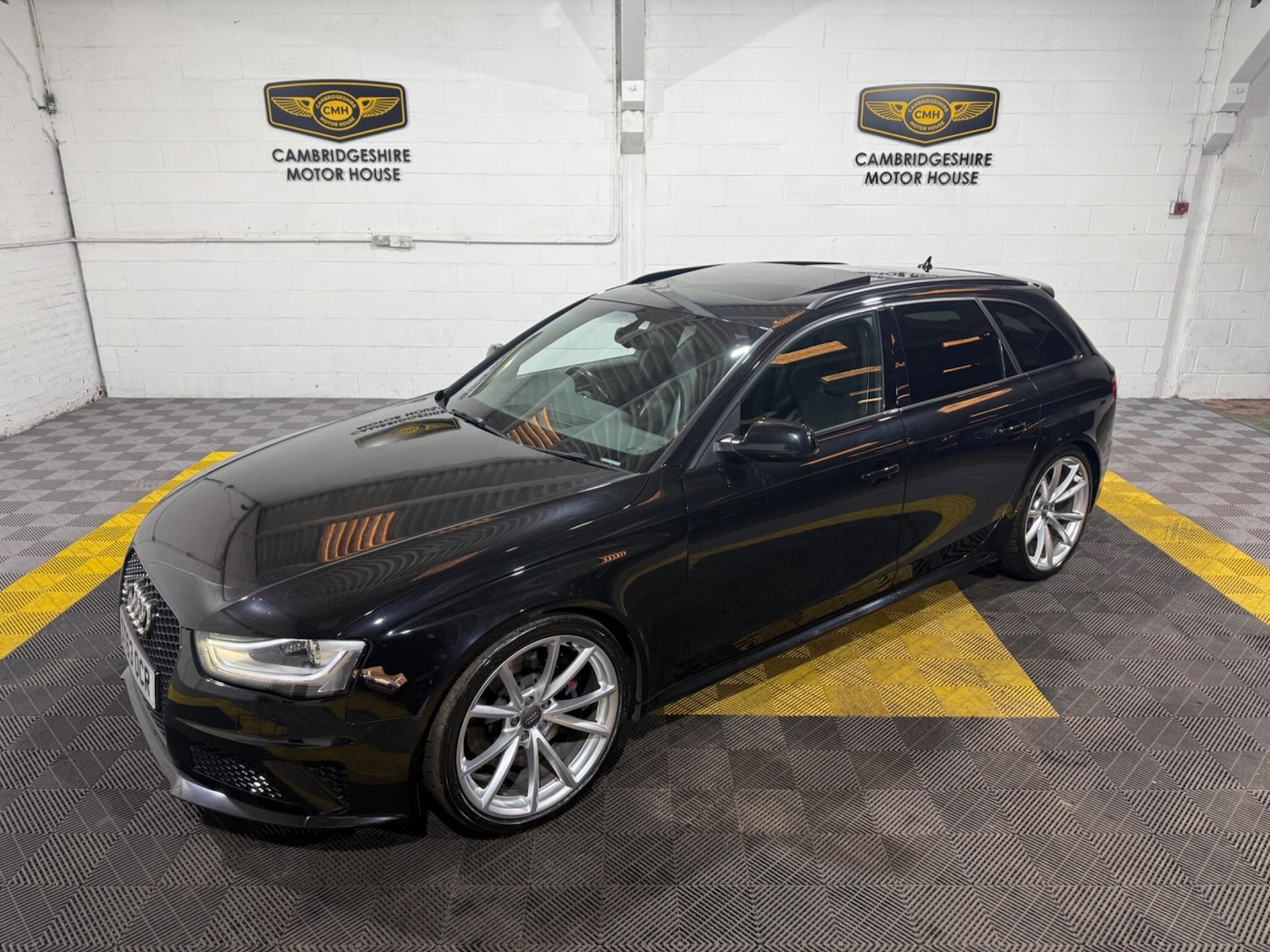 Used Audi RS4 2013 for sale - 77267351: Photo 32