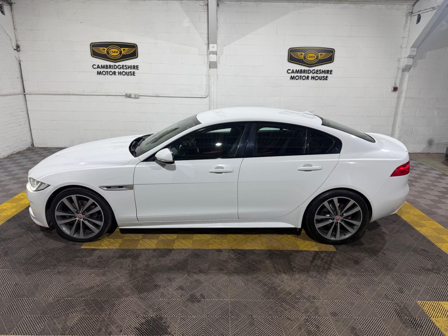 Used Jaguar XE 2016 for sale - 77574196: Photo 21