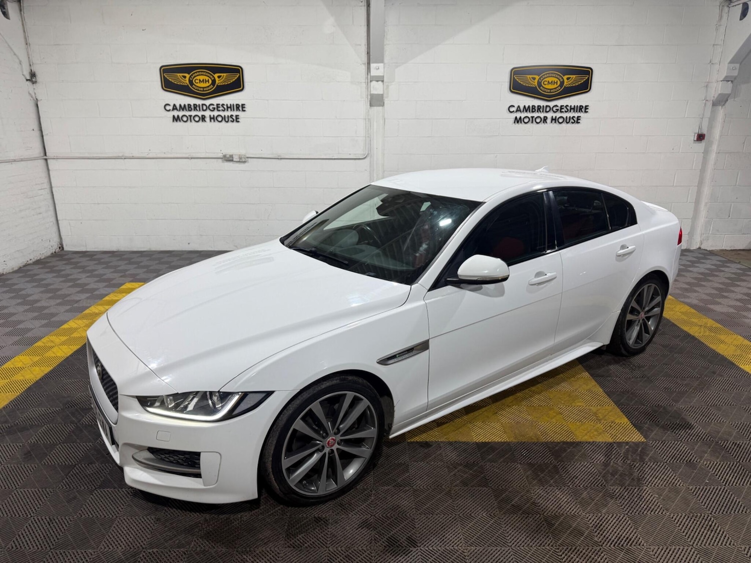 Used Jaguar XE 2016 for sale - 77574196: Photo 25