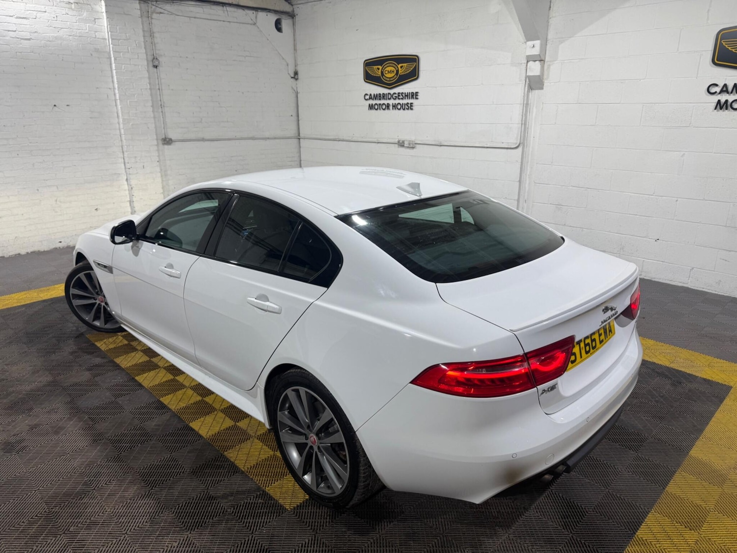 Used Jaguar XE 2016 for sale - 77574196: Photo 28