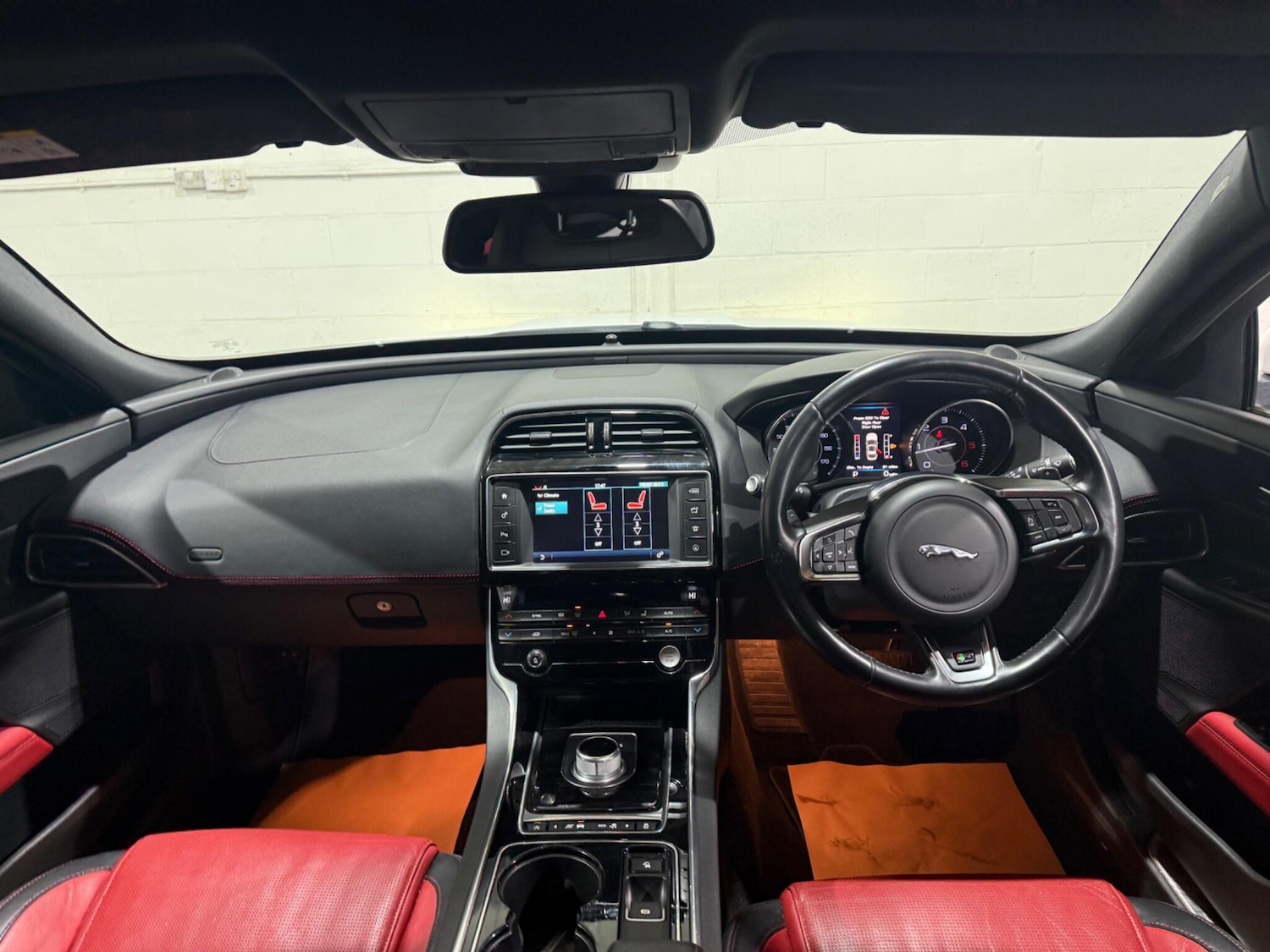 Used Jaguar XE 2016 for sale - 77574196: Photo 3