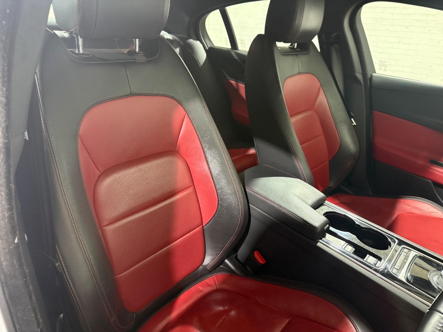 Used Jaguar XE 2016 for sale - 77574196: Photo 33