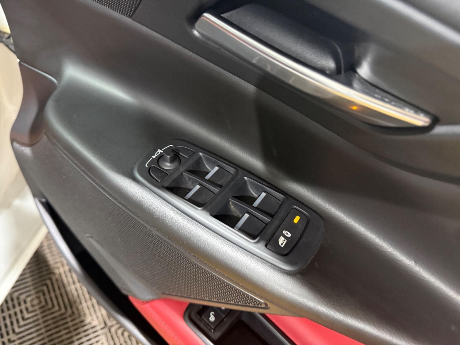 Used Jaguar XE 2016 for sale - 77574196: Photo 36