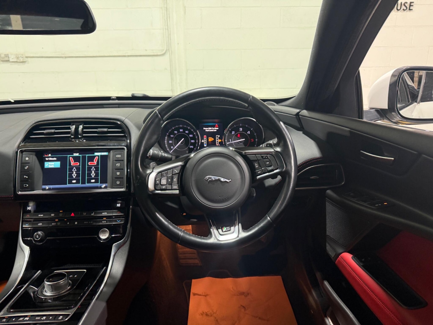 Used Jaguar XE 2016 for sale - 77574196: Photo 37