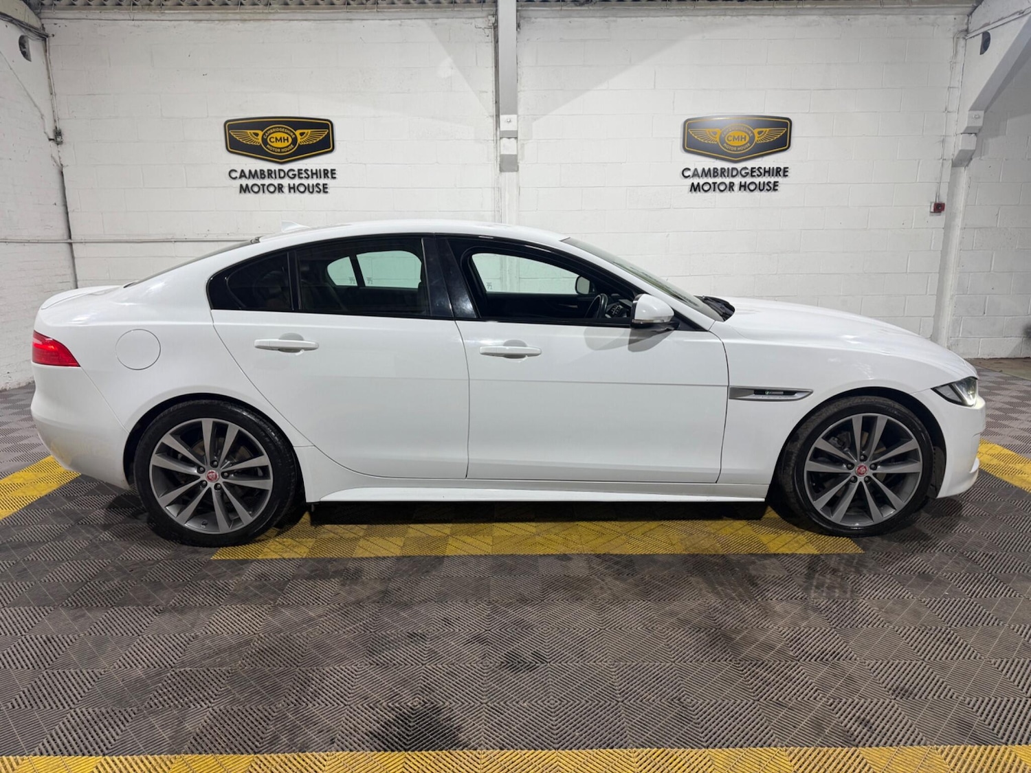 Used Jaguar XE 2016 for sale - 77574196: Photo 38