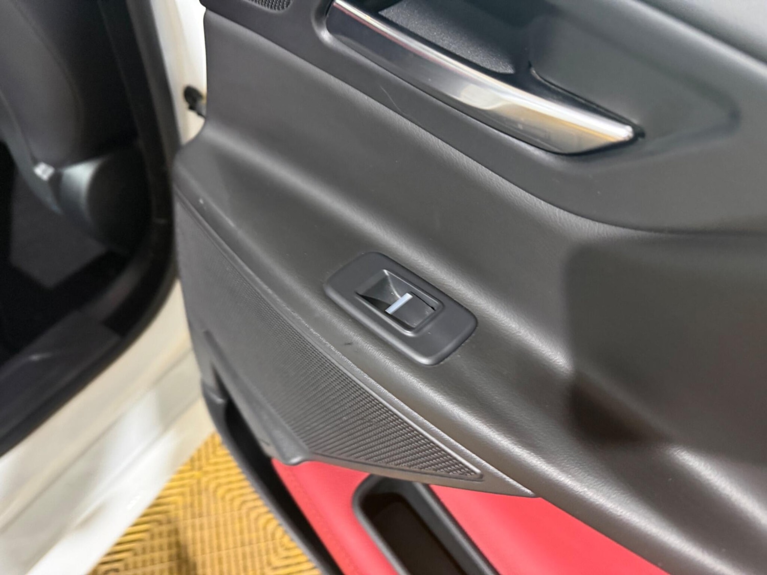 Used Jaguar XE 2016 for sale - 77574196: Photo 43