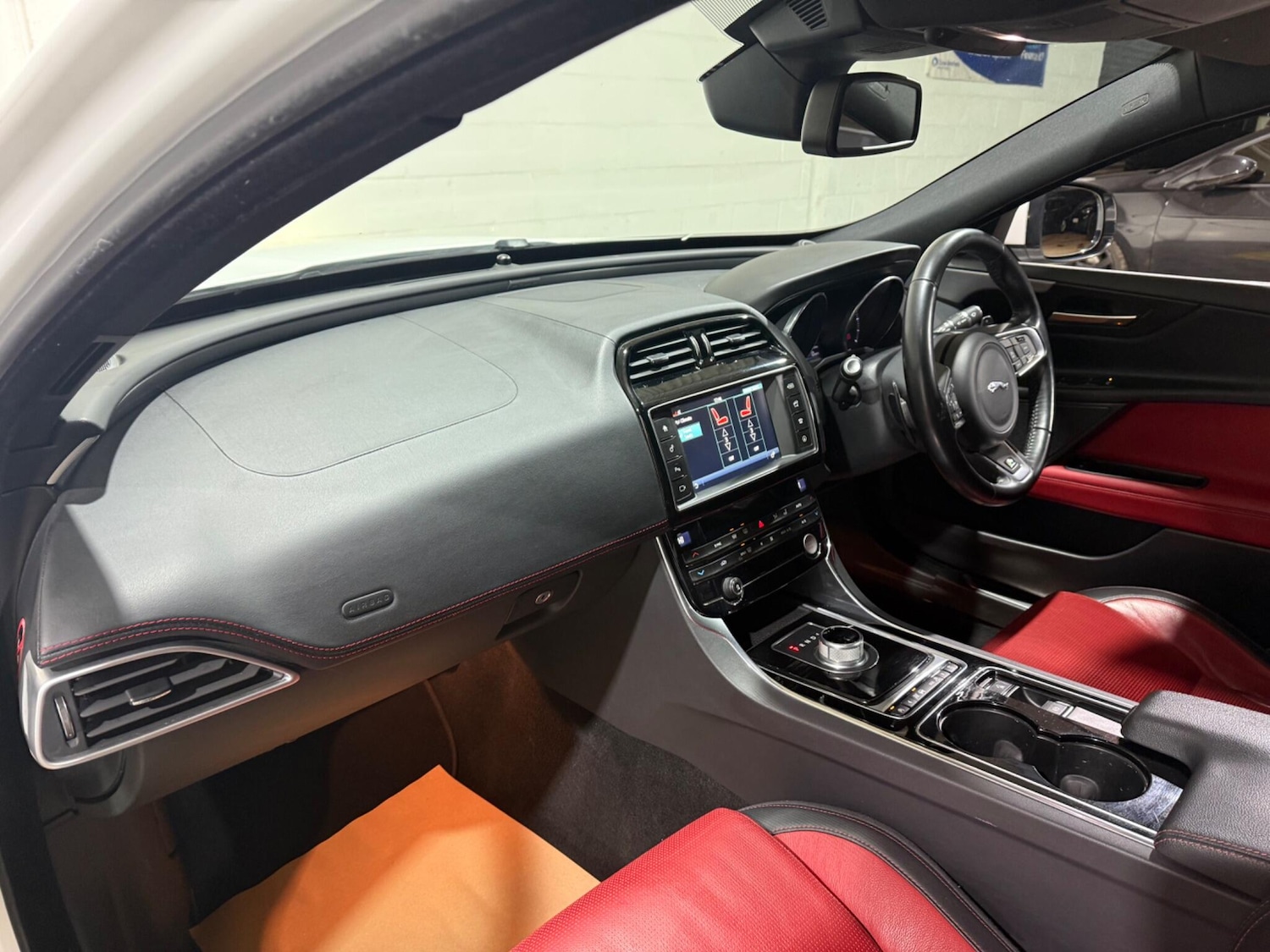 Used Jaguar XE 2016 for sale - 77574196: Photo 51