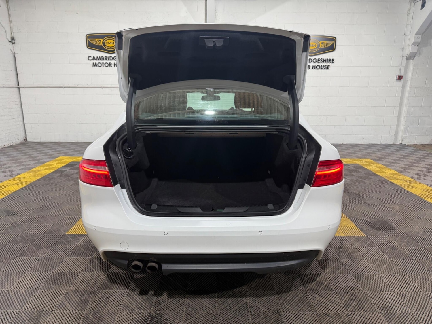 Used Jaguar XE 2016 for sale - 77574196: Photo 65