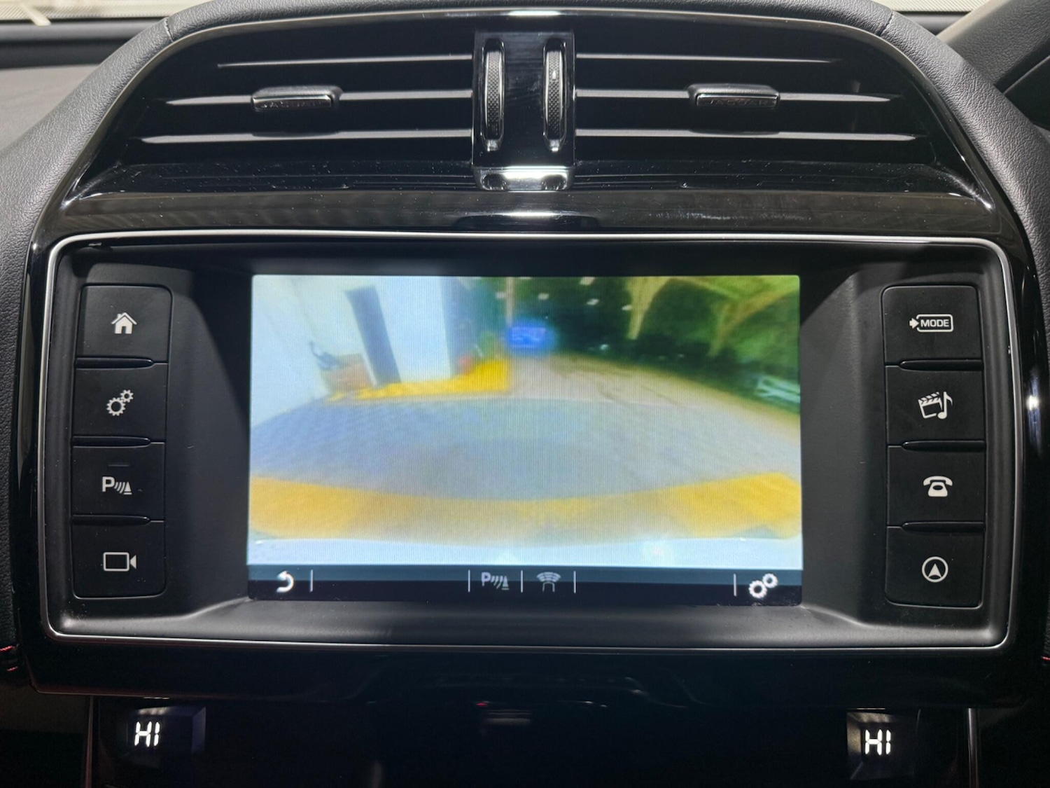 Used Jaguar XE 2016 for sale - 77574196: Photo 8