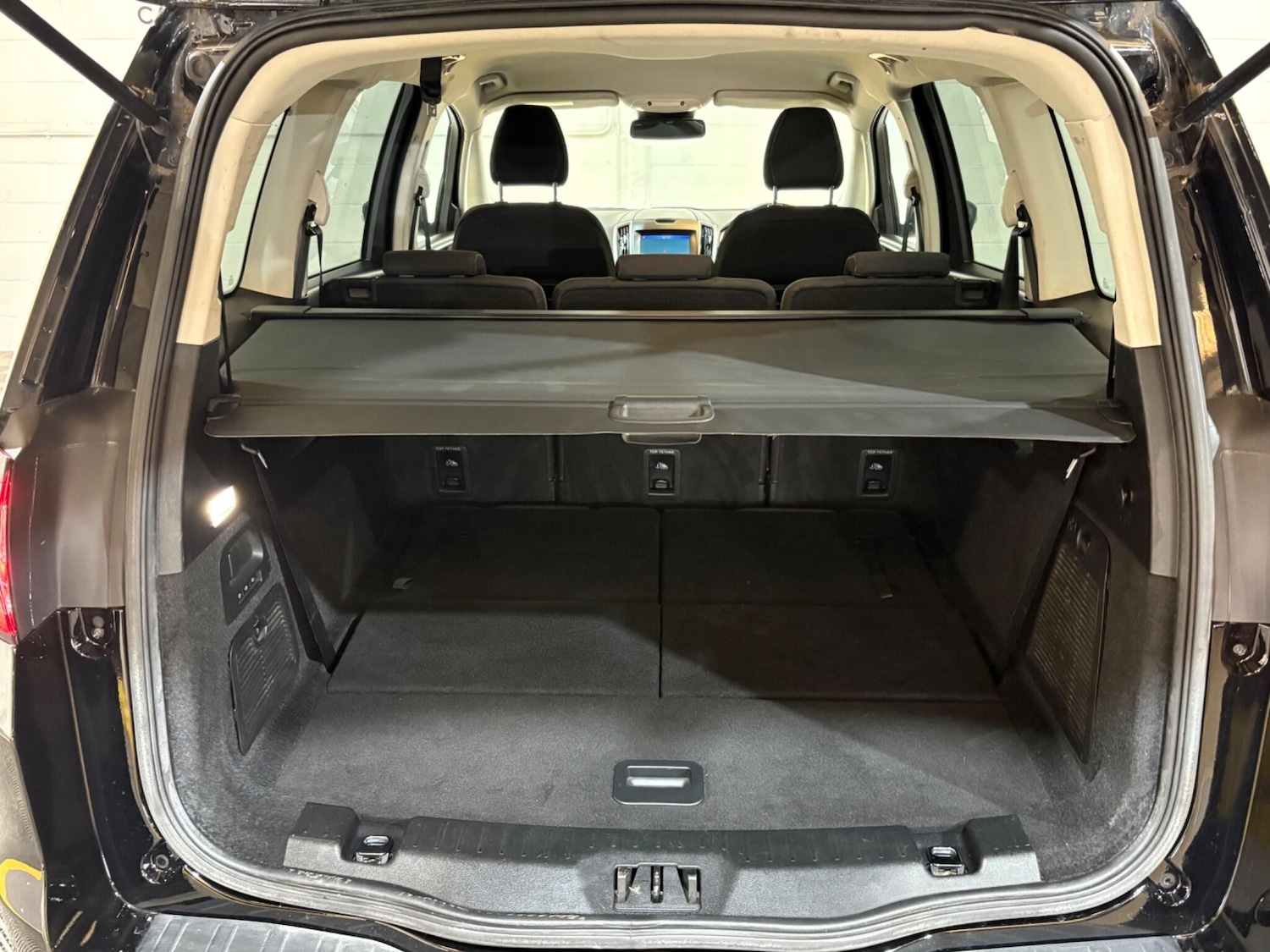 Used Ford Galaxy 2019 for sale - 75904645: Photo 18