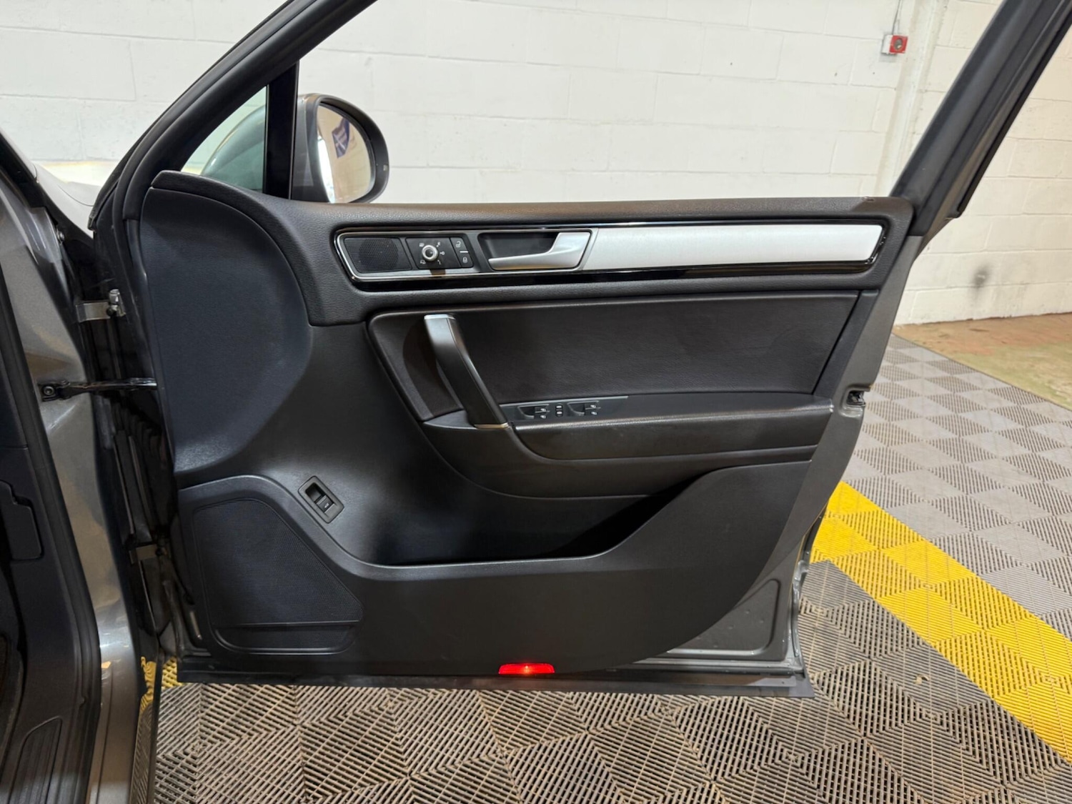 Used Volkswagen Touareg 2016 for sale - 78170688: Photo 31