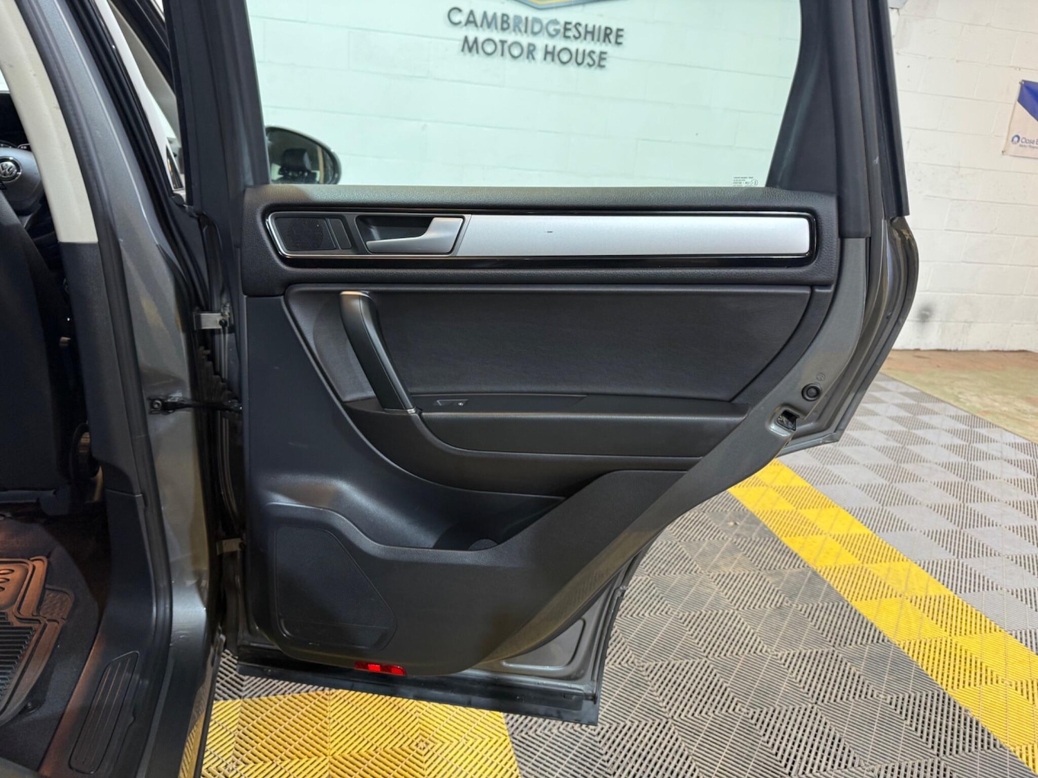 Used Volkswagen Touareg 2016 for sale - 78170688: Photo 39