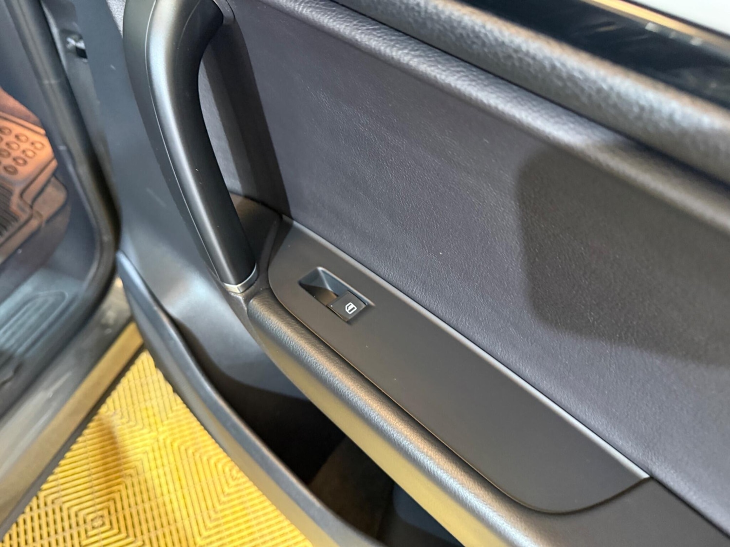 Used Volkswagen Touareg 2016 for sale - 78170688: Photo 40