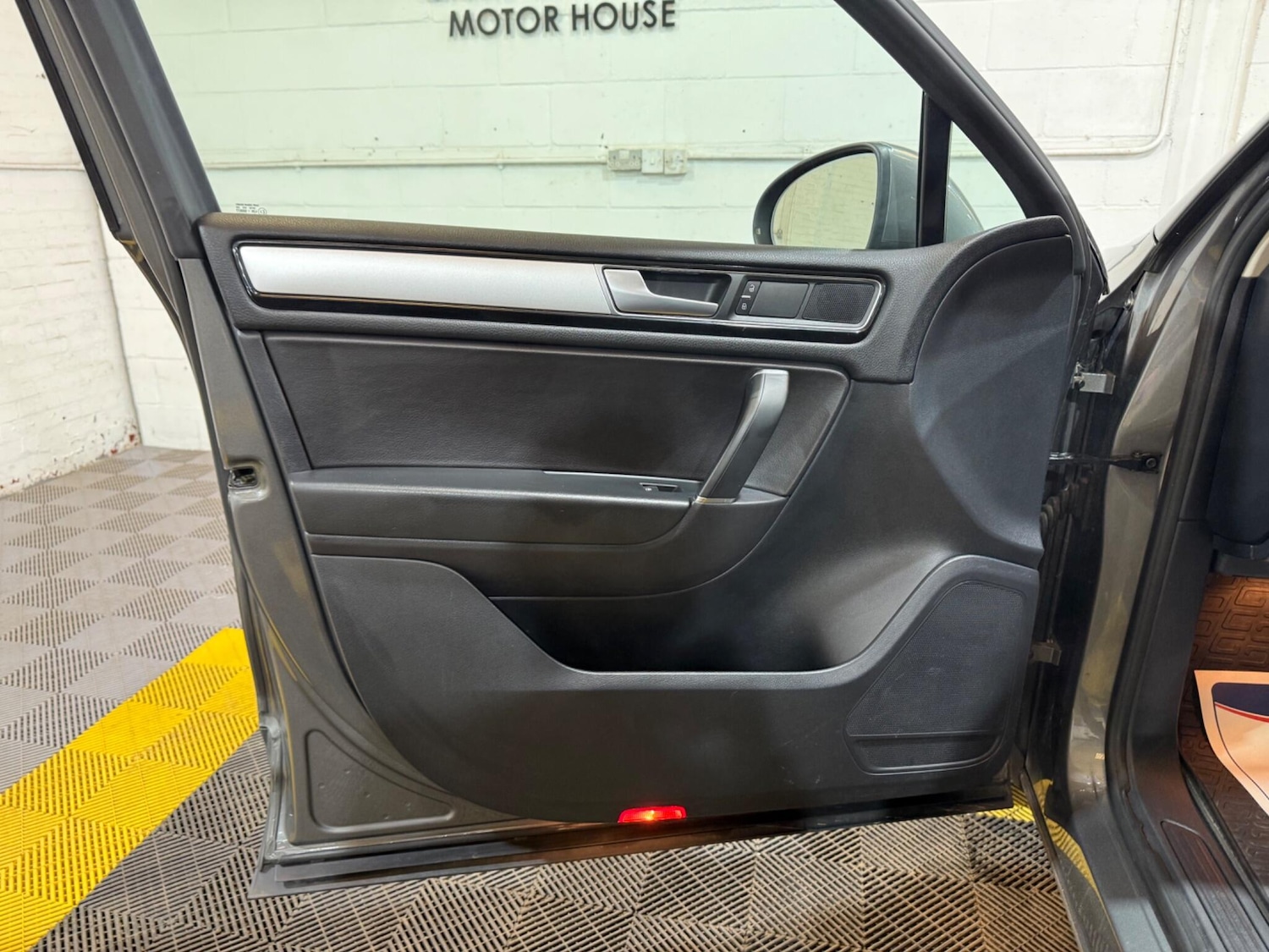 Used Volkswagen Touareg 2016 for sale - 78170688: Photo 52