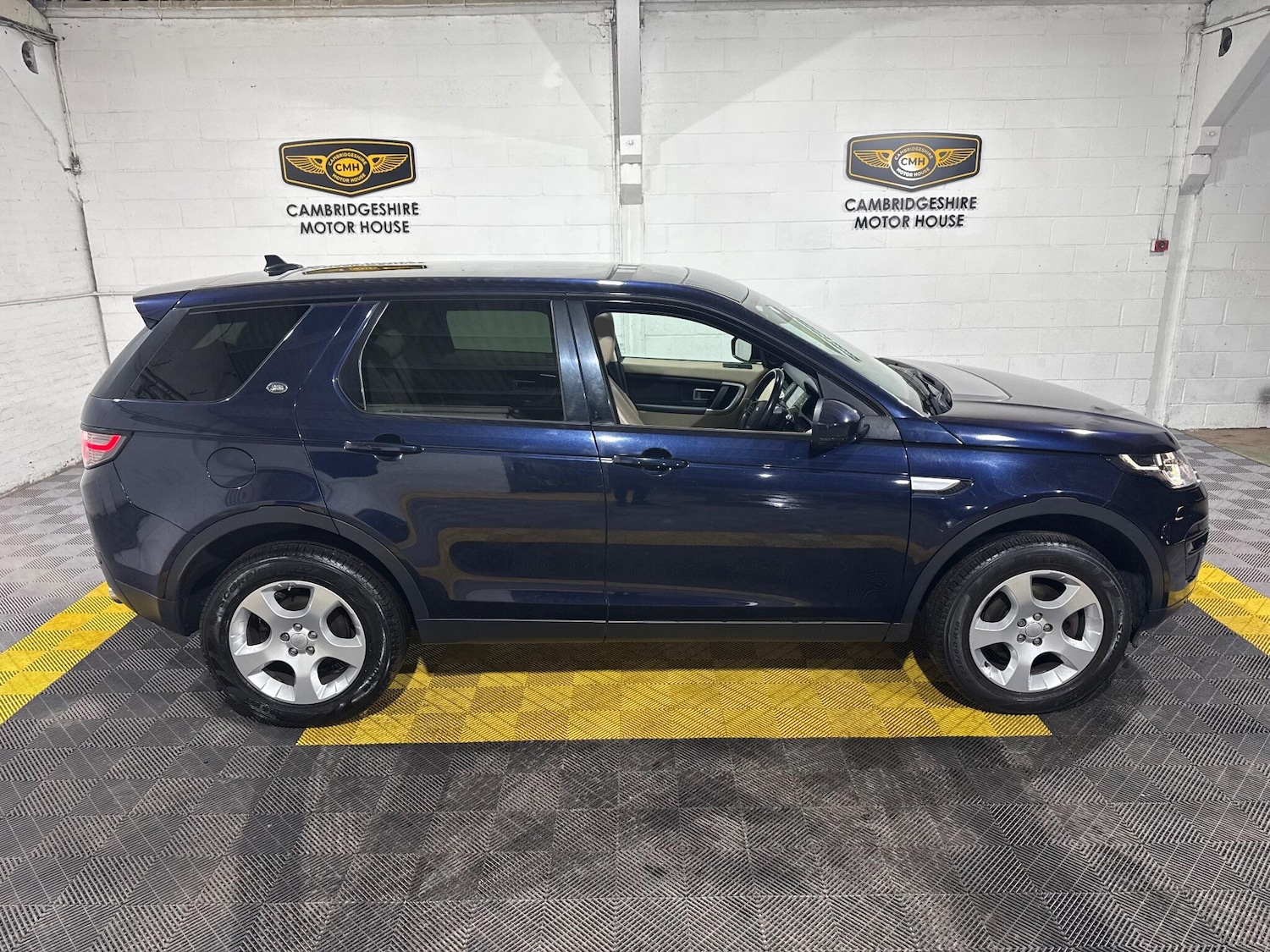 Used Land Rover Discovery Sport 2016 for sale - 76657322: Photo 15