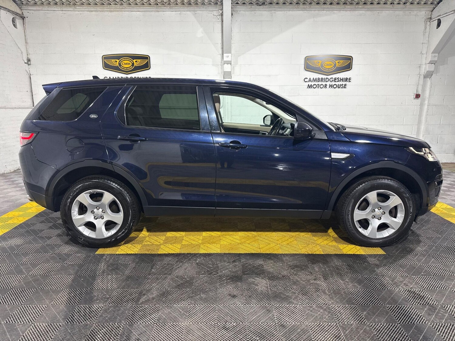 Used Land Rover Discovery Sport 2016 for sale - 76657322: Photo 31